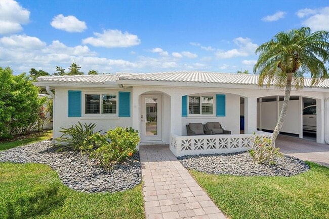 Photo - 706 Spanish Dr S