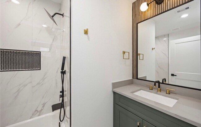 Photo - 8007 Cora St