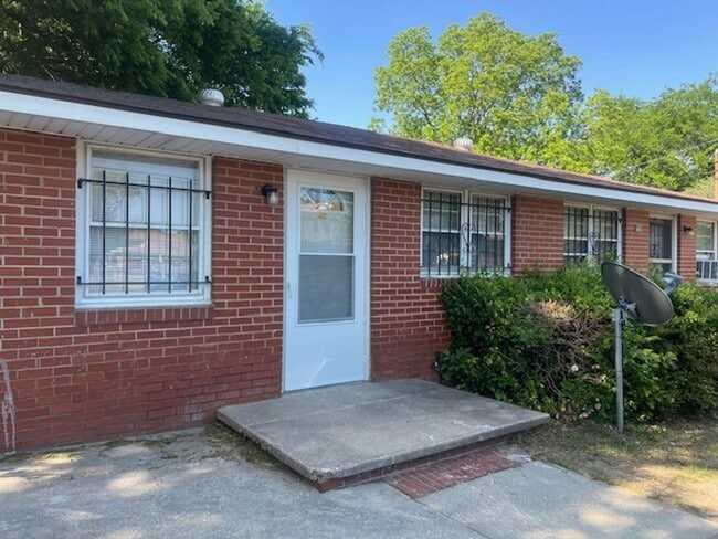 Building Photo - 209 Johnson St