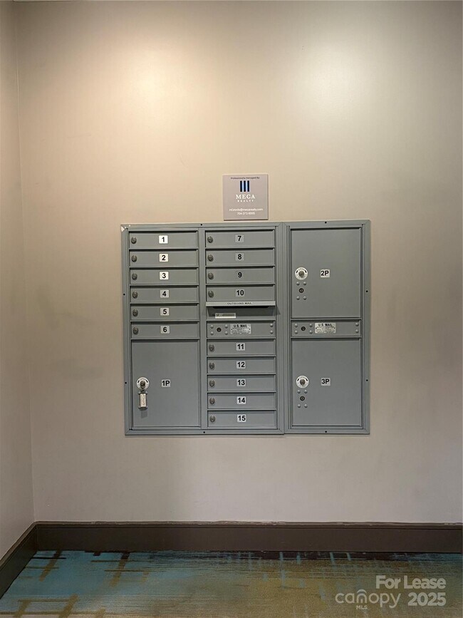 Photo - 2200 Lyndhurst Ave