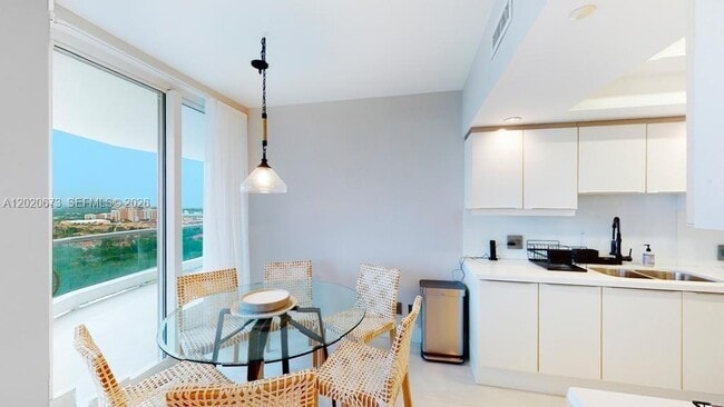 Photo - 7000 Island Blvd Unidad 1808