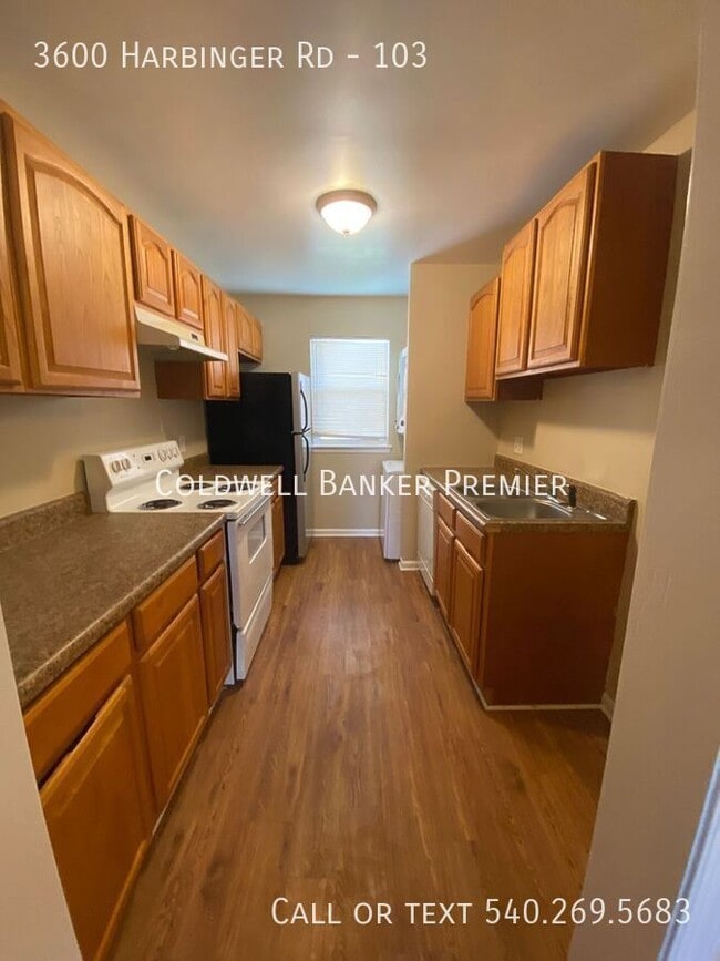 Photo - 3600 Harbinger Rd