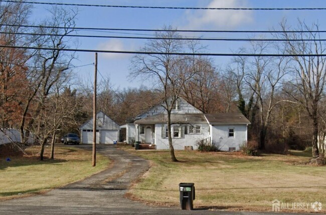 Building Photo - 524 Metlars Ln Rental