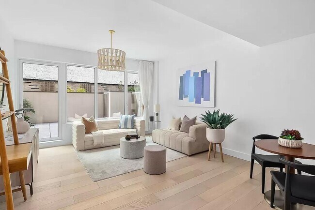 Photo - 208 Delancey St Unidad 2-B