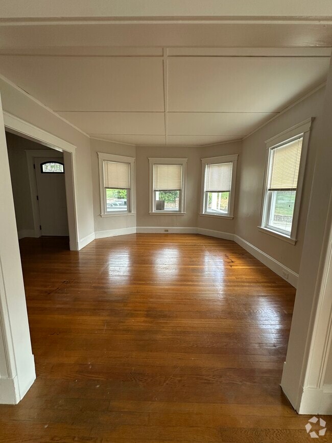 Building Photo - 21 Abigail Ave Rental