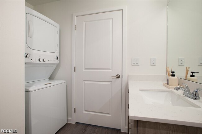Photo - 3260 Stockton St Unit B1