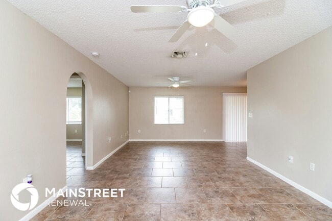 Photo - 7550 Garry Rd