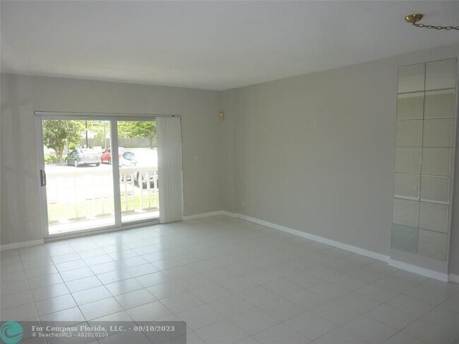 Photo - 1831 NE 38th St