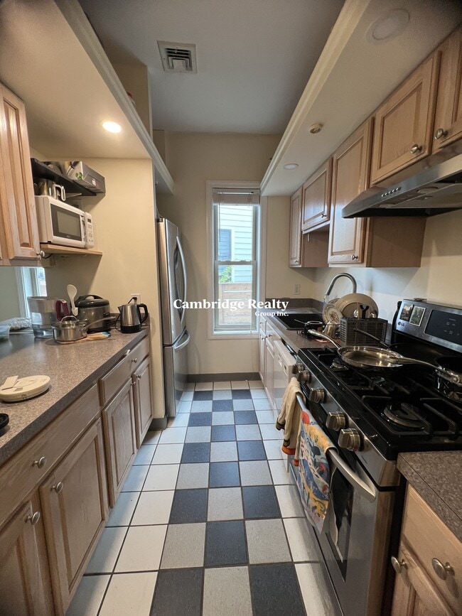 Building Photo - 56 Market St Unit 1R