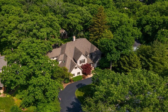 Photo - 8 Blackthorne Ln House