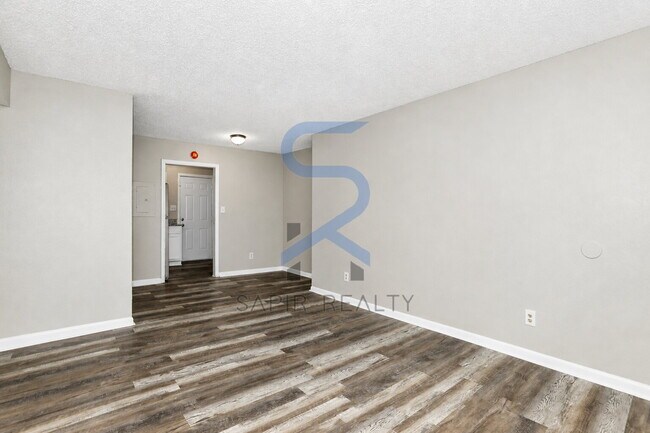 Photo - Limited-Time Move-In Promotion!
Move in on or before May 15th and receive your choice of incentiv... Unit 1