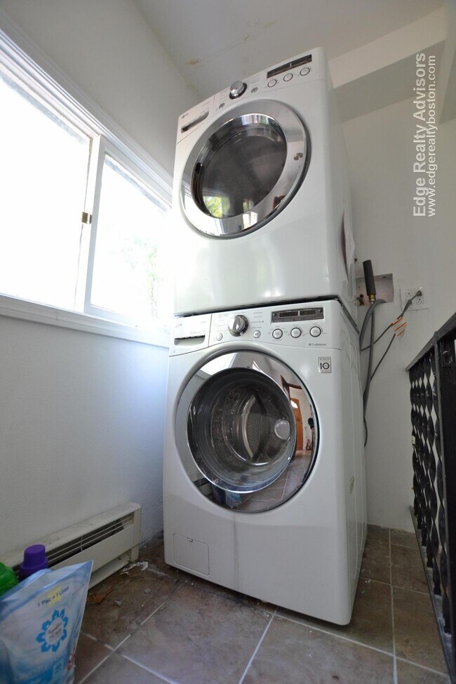 Photo - 85 Nottinghill Rd Unit 1