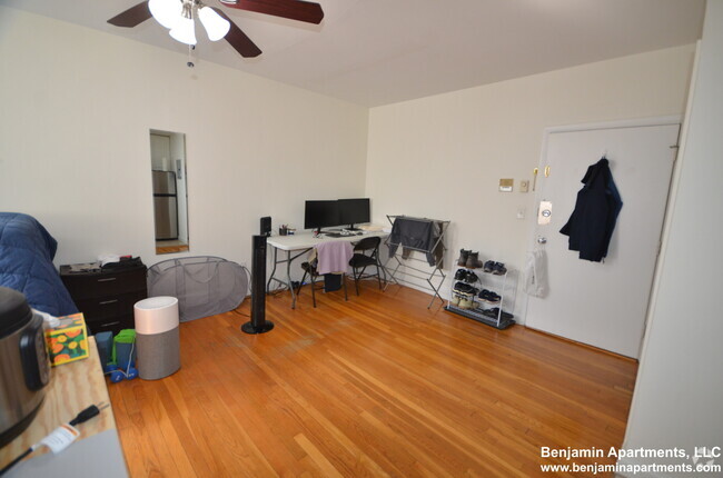 Building Photo - 534 Beacon St Unit 9 Rental