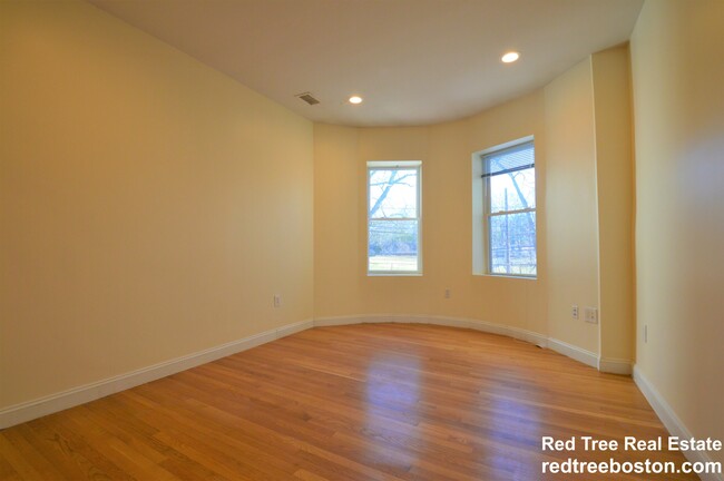 Photo - 1801 Beacon St Apartments Unit 4