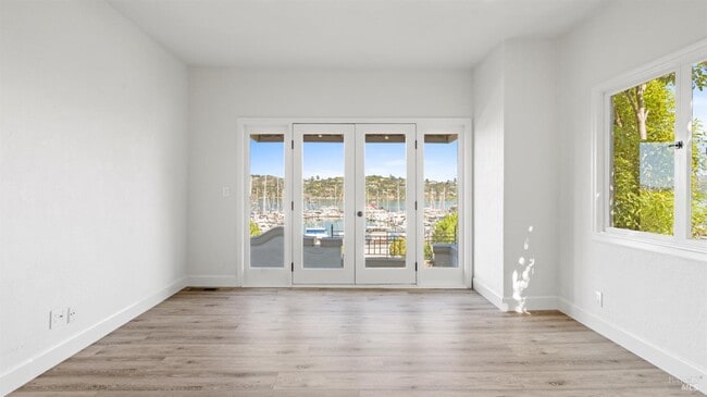 Photo - 833 Bridgeway Unit 5