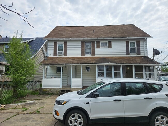 Photo - 301303-303 Summerhill Ave Unit 303