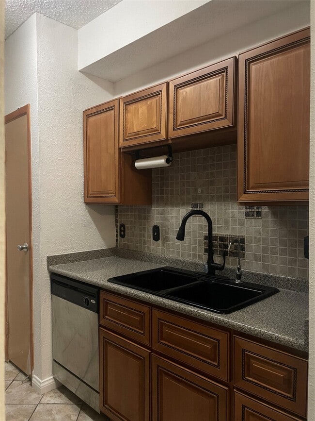 Photo - 10051 Westpark Dr Unidad 263