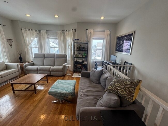 Photo - 9 Harding St Unit 3