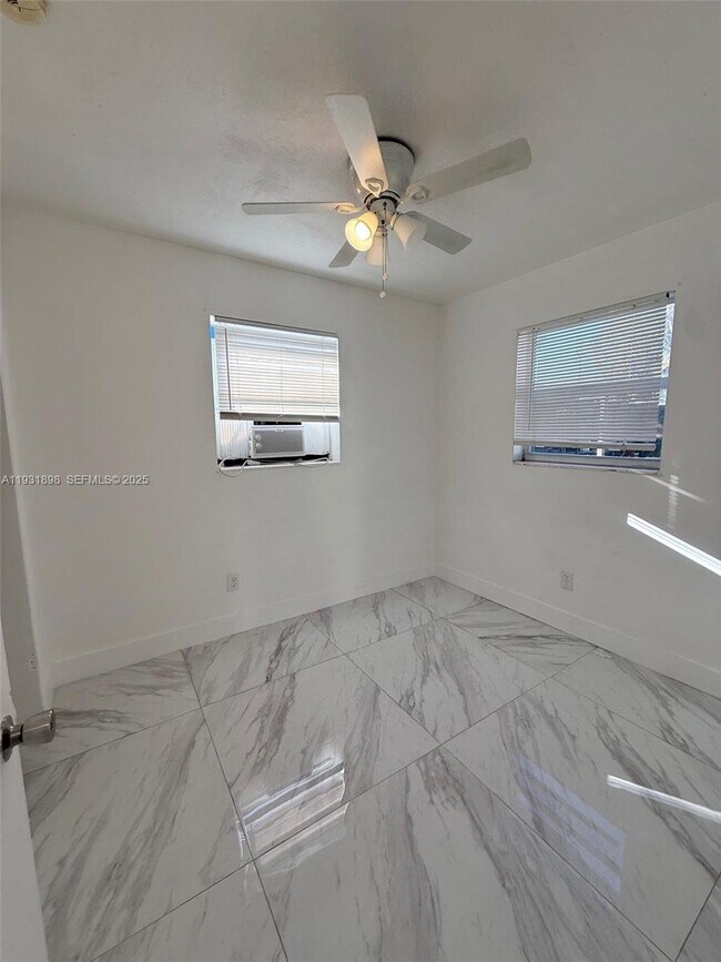 Photo - 4265 SW 51st St Unidad 1