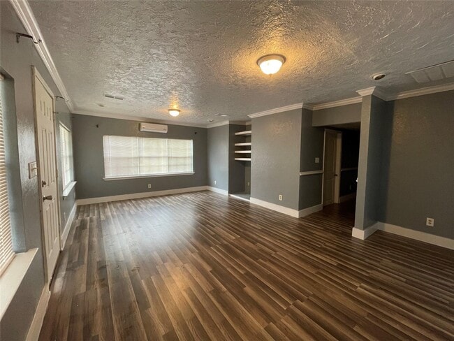 Photo - 111 Cronin Rd