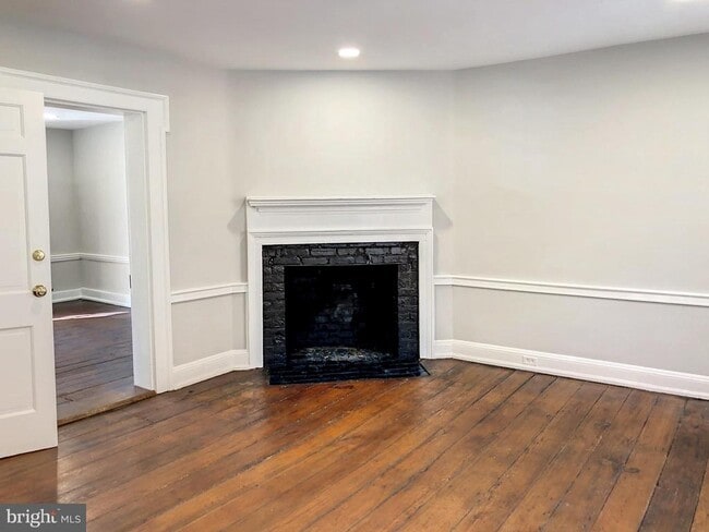 Photo - 113 S St Asaph St