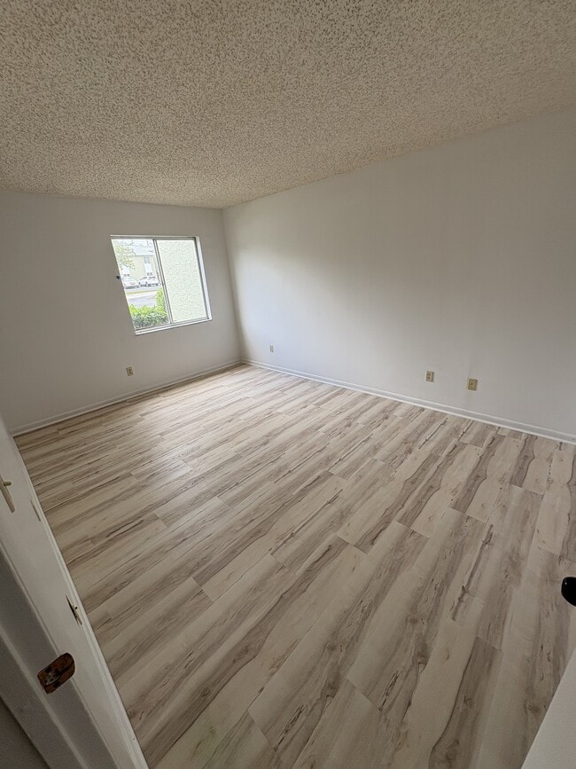 Photo - 593 Fairways Cir