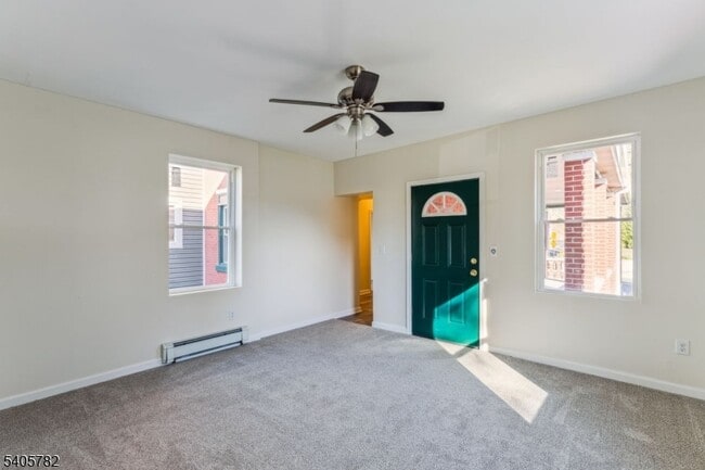 Photo - 786 S Main St