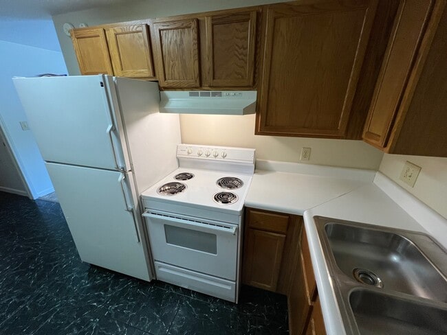 Building Photo - 115 Main St Unit 3