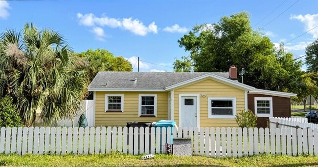 Building Photo - 644 Indiana St