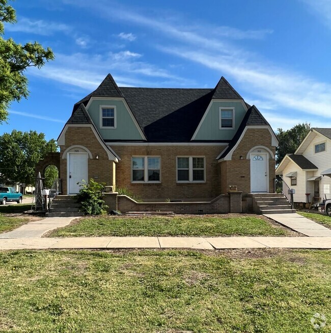 Building Photo - 300-302 E. 6th Street, Hoisington Unit 300 Rental