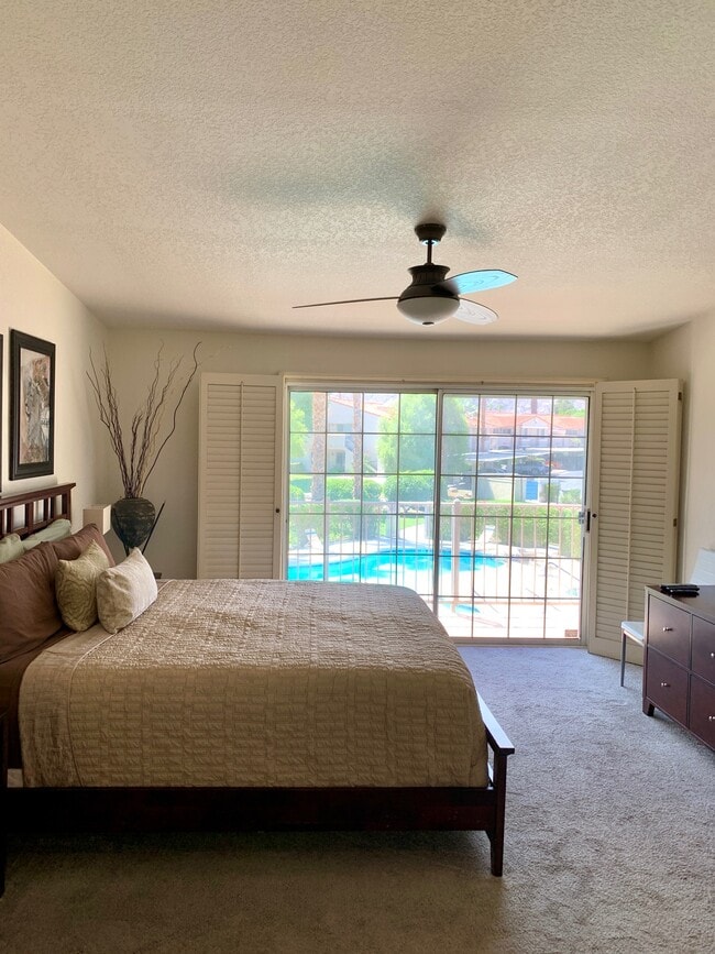 Building Photo - 2001 E Camino Parocela Unit Mesquite CC 2nd Fl Rental