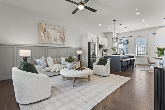 Photo - 718 Needletail Way
