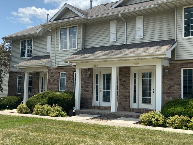 Building Photo - 1502 McKinley Pl