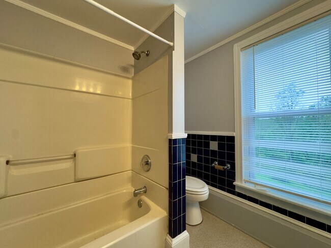 Photo - Charming 2-Bedroom Townhome with Spacious ...