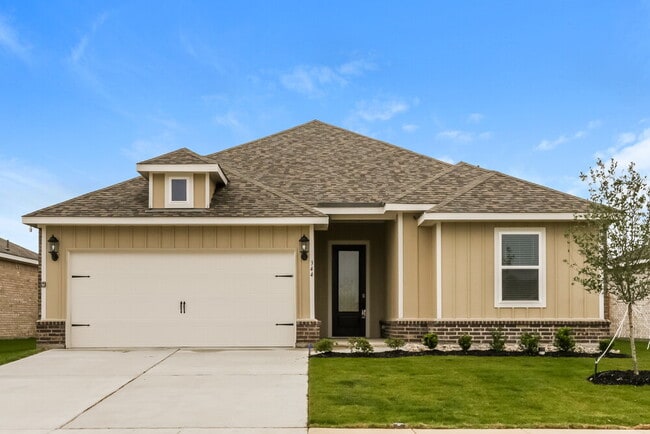 Building Photo - 344 Live Oak Ln