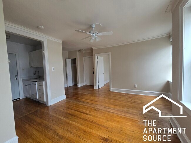 Photo - 4416 N Whipple St Unidad 3W