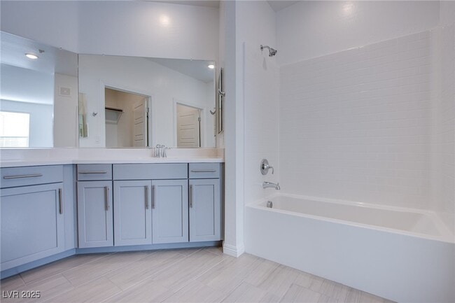 Building Photo - 2555 Hampton Rd Unit 4109 Rental