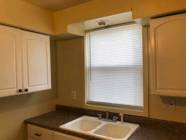 Photo - 28721 Avondale St