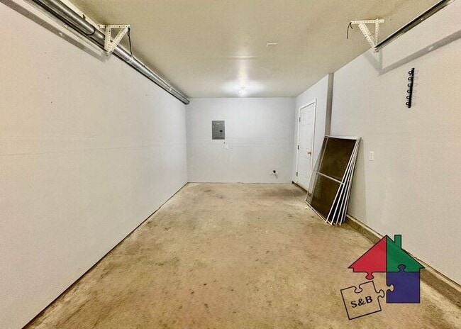 Photo - Gorgeous Pet Friendly Milton 3 Bedroom - Attached Garage and Patio!