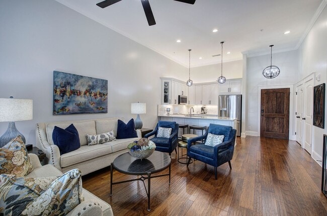 Building Photo - Beautifully Furnished 2/2 Apartment on Broad St- $2,995