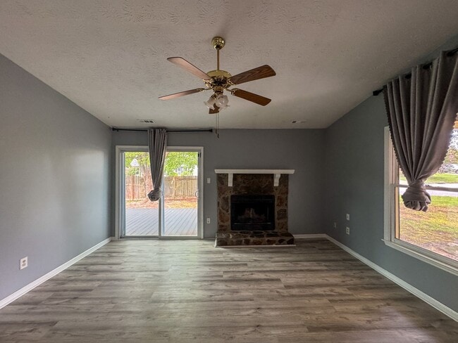 Photo - Charming 3 Bed 2 Bath Home with Fenced Yard