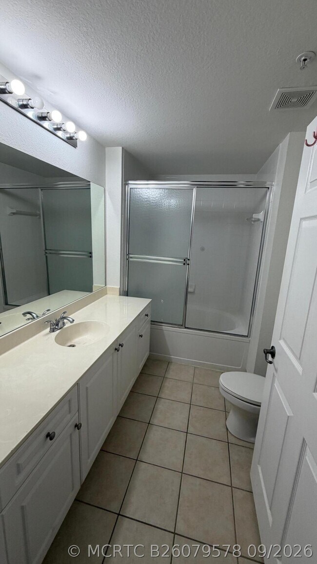 2801 Sarento Pl Unit 301