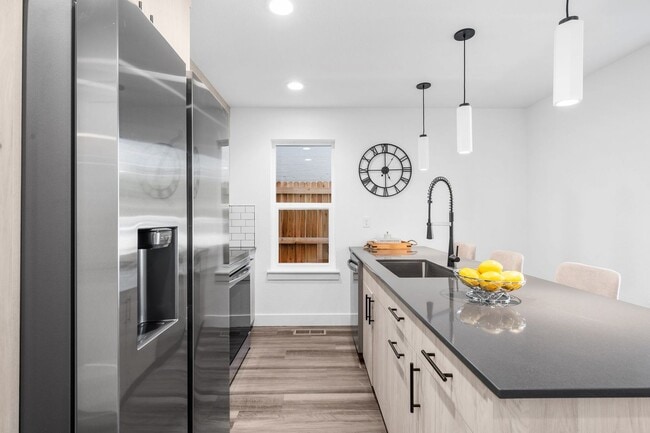 Photo - 1570-1574 Gilpin St