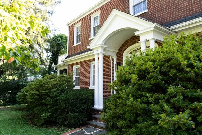 Photo - 3 Bedroom Home Located Near UVA