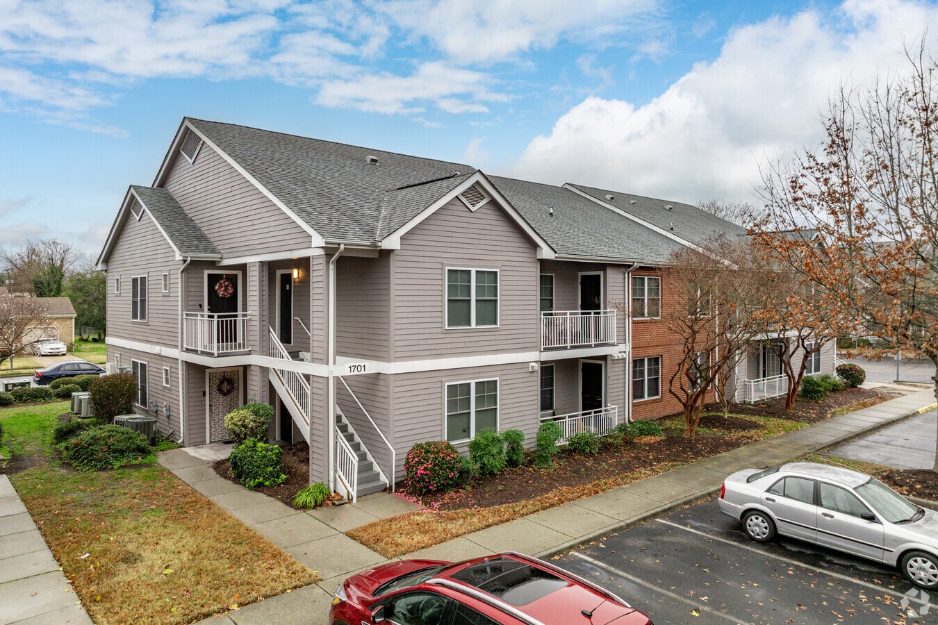 Photo - Oakdale Square