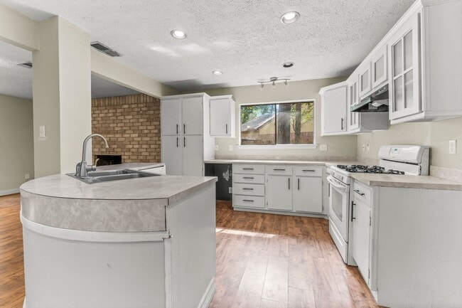 Photo - 2015 E Lacey Oak Cir