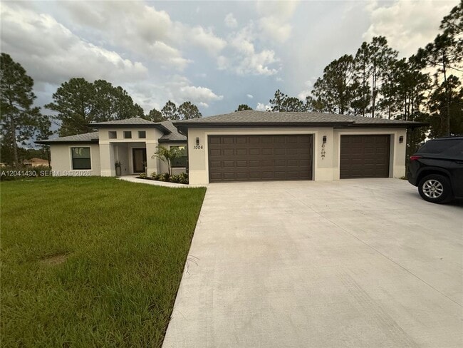 Building Photo - 1006 Rush Ave