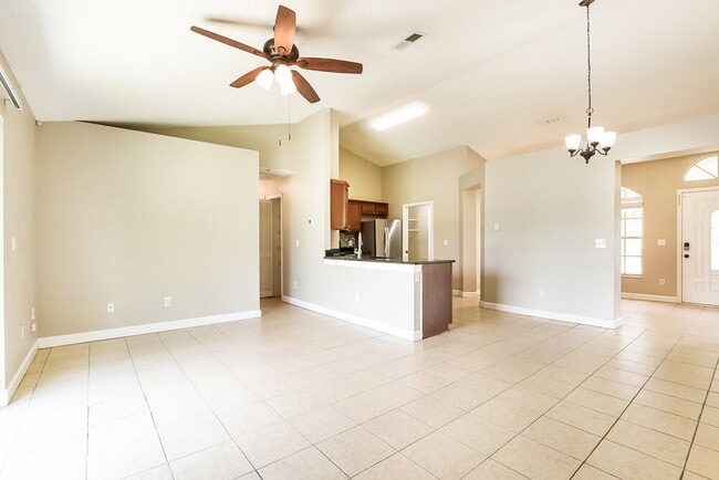 1306 Silverthorn Dr