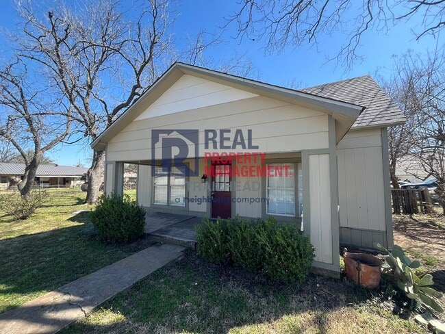 Photo - Charming 2-Bedroom Home for Rent in Tolar, TX!