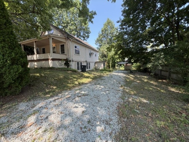 Photo - 433 Allenford St